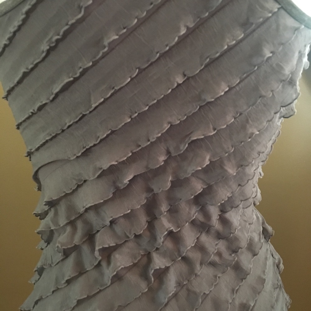 Grey Ruffle Tank🤩 - Picture 5 of 8